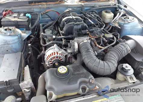 2006 Ford Mustang V6 z USA, uszkodzony, nr VIN 1ZVHT80N865246114